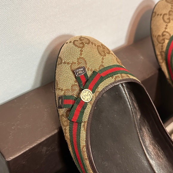GUCCI FLATS WOMANS SIZE 7 - Picture 2 of 3